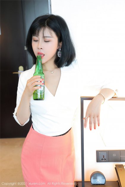 日韩人妻在线出轨视频一区